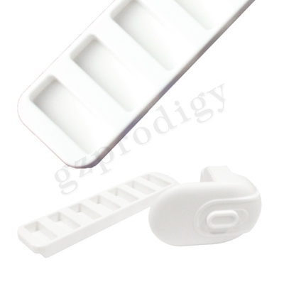 OEM قفل أمان للأطفال قوي ABS مادة بيضاء اللون 156x53x68.5mm